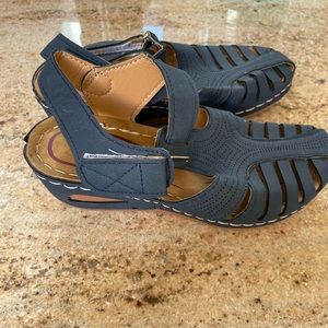 Girls sandals